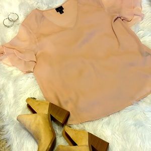 Beautiful sheer pink blouse. Size small. Worthington brand. Good condition.